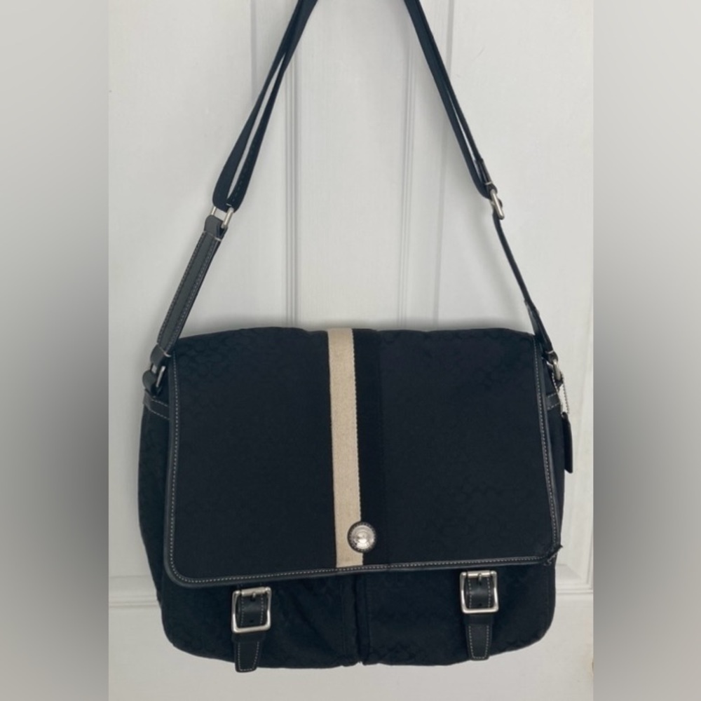 VINTAGE Coach voyager messenger style laptop bag in signature canvas w/ hangtag